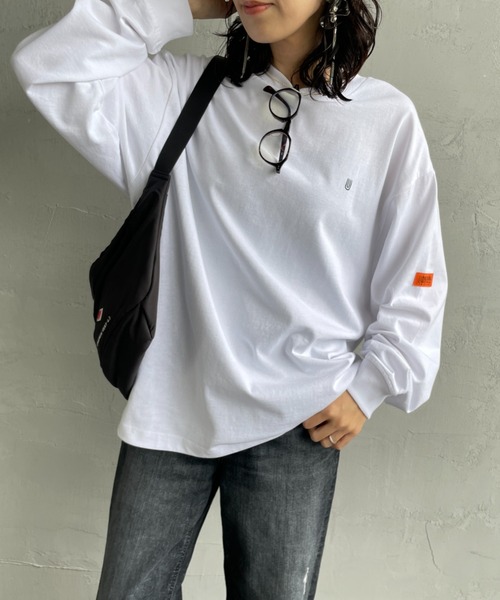 UNIVERSAL OVERALL（ユニバーサルオーバーオール）の「[UNIVERSAL OVERALL/ユニバーサルオーバーオール] 別注 ワンポイントロゴ刺繍 ロングスリーブTシャツ（Tシャツ/カットソー・レディース・ホワイト/グレー/ブラック/ネイビー/オートミール・M/S/L）」の10枚目の写真
