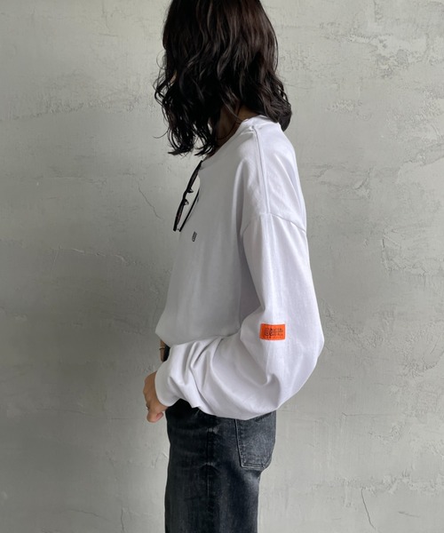 UNIVERSAL OVERALL（ユニバーサルオーバーオール）の「[UNIVERSAL OVERALL/ユニバーサルオーバーオール] 別注 ワンポイントロゴ刺繍 ロングスリーブTシャツ（Tシャツ/カットソー・レディース・ホワイト/グレー/ブラック/ネイビー/オートミール・M/S/L）」の15枚目の写真