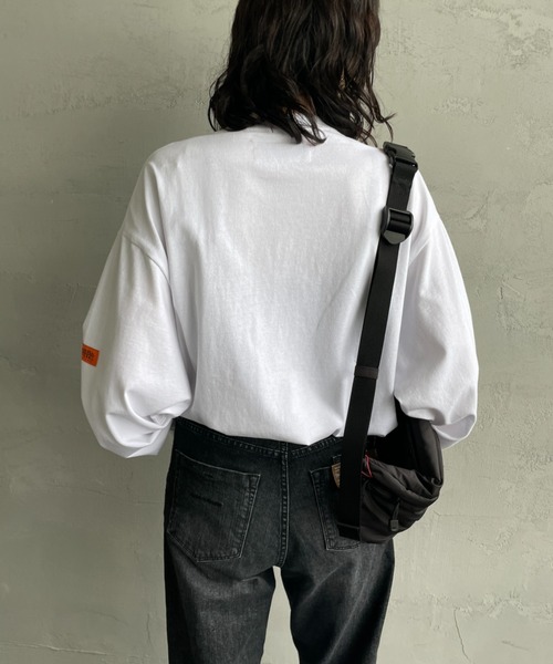 UNIVERSAL OVERALL（ユニバーサルオーバーオール）の「[UNIVERSAL OVERALL/ユニバーサルオーバーオール] 別注 ワンポイントロゴ刺繍 ロングスリーブTシャツ（Tシャツ/カットソー・レディース・ホワイト/グレー/ブラック/ネイビー/オートミール・M/S/L）」の14枚目の写真