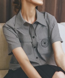 METROCITY（メトロシティ）の「【メトロシティ】La Vita E Bella ラウンド刺繍ワッペンシャツ 綿100% ワンポイント 着心地（シャツ/ブラウス）」