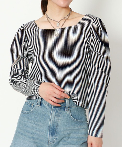 GORGE(ゴージ)の「《2way×パワショル》レディース リブトップス カーディガン風 羽織り 春秋冬(Tシャツ/カットソー・レディース・ブラック/オフホワイト/ブラウン/ブラック×ホワイト・F)」の4枚目の写真