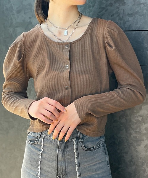GORGE(ゴージ)の「《2way×パワショル》レディース リブトップス カーディガン風 羽織り 春秋冬(Tシャツ/カットソー・レディース・ブラック/オフホワイト/ブラウン/ブラック×ホワイト・F)」の1枚目の写真
