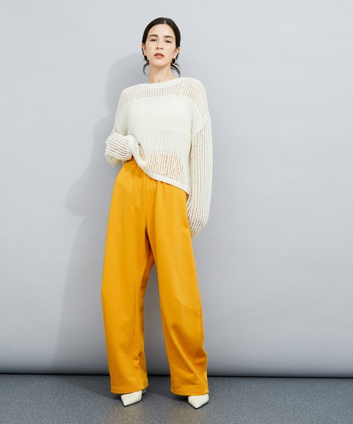 le cercle ADAM ET ROPE'(ルセルクルアダムエロペ)の「【セットアップ対応】スウェットカーブパンツ(スウェットパンツ・レディース・イエロー/ブラック/ブルー系その他2・FREE)」の4枚目の写真