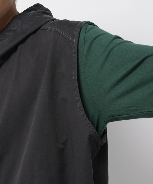 niko and...（ニコアンド）の「【NATOKii(ネイトゥーキー)】フードプルベスト（ベスト・メンズ・その他1/チャコール・MEDIUM/LARGE）」の13枚目の写真