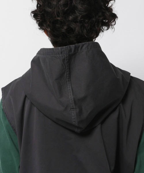 niko and...（ニコアンド）の「【NATOKii(ネイトゥーキー)】フードプルベスト（ベスト・メンズ・その他1/チャコール・MEDIUM/LARGE）」の17枚目の写真