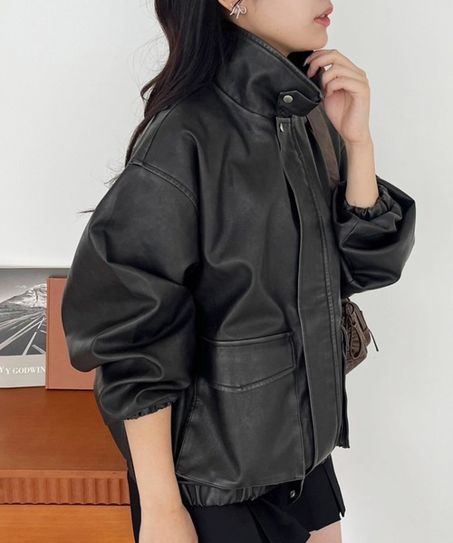 one after another NICE CLAUP（ワンアフターアナザーナイスクラップ）の「オーバーサイズ合皮ブルゾン（ライダースジャケット・レディース・ブラウン/ピンク/アイボリー/ブラック・FREE）」の16枚目の写真