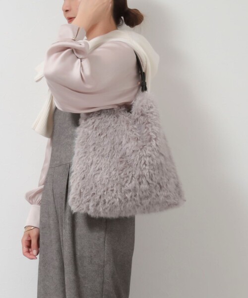 NOLLEY’S（ノーリーズ）の「フェイクファーワンショルダーバッグ（ショルダーバッグ・レディース・オフホワイト/グレー・FREE）」の7枚目の写真