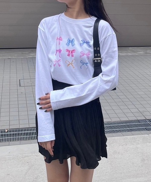 fiere(フィエール)の「リボンロンT/長袖Tシャツ(Tシャツ/カットソー・レディース・ホワイト・MEDIUM/LARGE)」の1枚目の写真