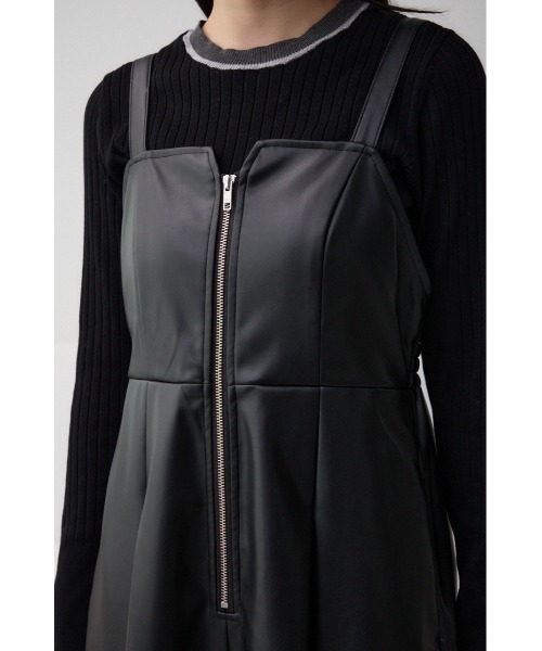 AZUL by moussy（アズールバイマウジー）の「フェイクレザーZIPジャンパースカート（ジャンパースカート・レディース・ブラック/ライトベージュ・SMALL/MEDIUM）」の9枚目の写真