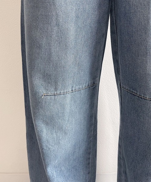 セミワイド切り替えコクーンデニムパンツ（デニムパンツ）｜Calm Maison（カルムメゾン）