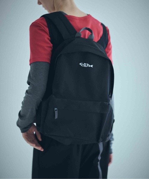 SEA（シー）の「サーディンバックパック（バックパック/リュック・レディース・ブラック/レッド・ONE SIZE）」の2枚目の写真