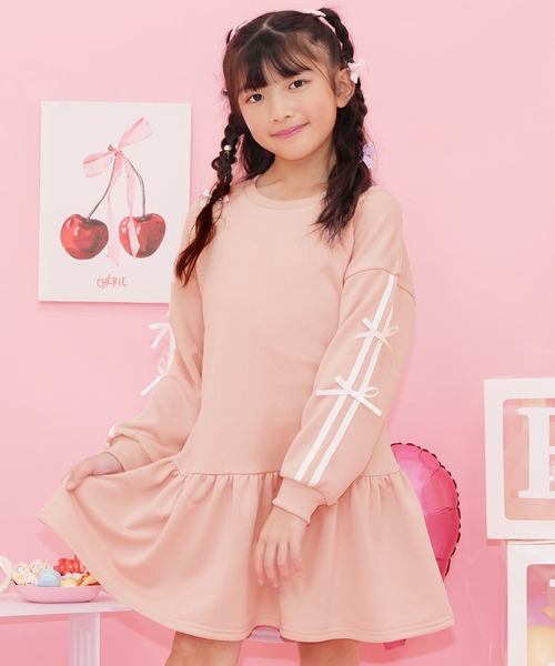 Bee des Bee(ビーデスビー)の「ラインリボン長袖ワンピース(ワンピース・キッズ・杢グレー/アイボリー/ブラック/ピンク/ライトブルー/ブラック×ピンク・110cm/150cm/140cm/130cm/100cm/120cm)」の6枚目の写真