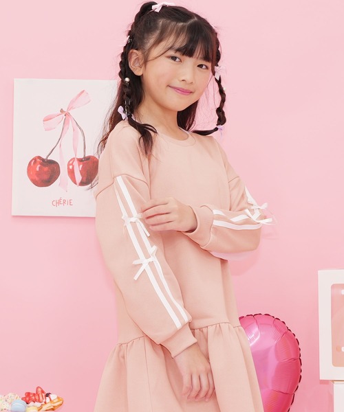 Bee des Bee(ビーデスビー)の「ラインリボン長袖ワンピース(ワンピース・キッズ・杢グレー/アイボリー/ブラック/ピンク/ライトブルー/ブラック×ピンク・110cm/150cm/140cm/130cm/100cm/120cm)」の18枚目の写真
