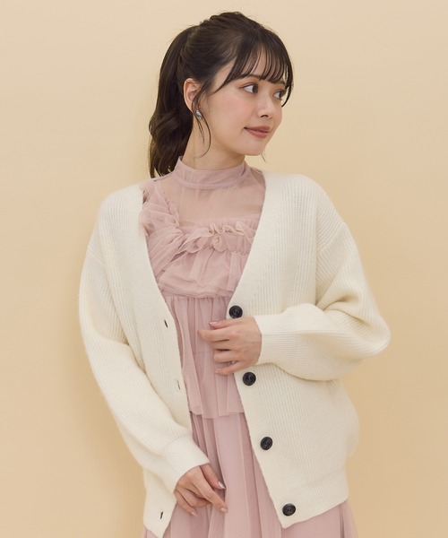 REDYAZEL(レディアゼル)の「Vネックカーディガン(カーディガン/ボレロ・レディース・ピンク/ブラック/オフホワイト・FREE)」の22枚目の写真
