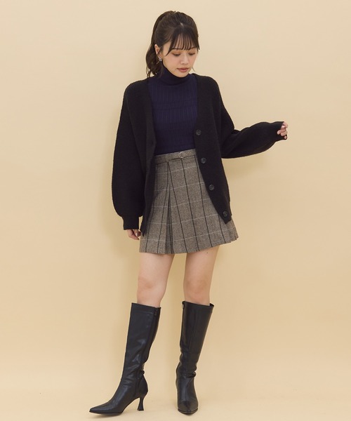 REDYAZEL(レディアゼル)の「Vネックカーディガン(カーディガン/ボレロ・レディース・ピンク/ブラック/オフホワイト・FREE)」の12枚目の写真