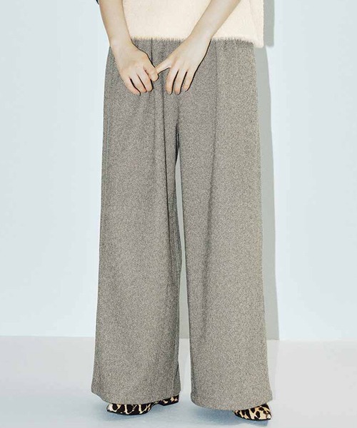 MEDE19F(メデジュウキュウ)の「MEDE19F タック遣いのへリンボン柄ワイドパンツ〈ニュアンスブラウン〉(その他パンツ・レディース・ブラウン・M/L/LL)」の1枚目の写真