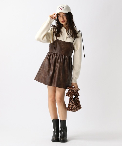 FOREVER 21（フォーエバー トゥエンティーワン）の「【2025SS】フェイクレザー2WAYチュニックワンピース（ワンピース・レディース・ブラウン/ブラック・MEDIUM/SMALL）」の8枚目の写真