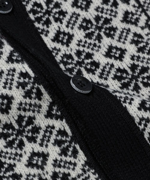 ANREALAGE（アンリアレイジ）の「PATCHWORK NORDIC KNIT CARDIGAN（カーディガン/ボレロ・レディース・ホワイト/レッド・46/48/38）」の7枚目の写真