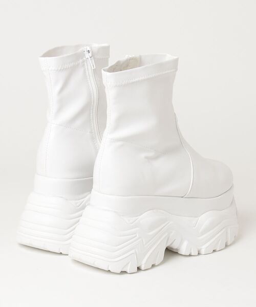 LOVEHUNTER（ラブハンター）の「LOVEHUNTER/+9.5cm 軽量厚底  ストレッチスニーカーブーツ(2201)（ブーツ・レディース・アイボリー/ブラック系1/ブラック系2・LL/3L/SS/S/M/L）」の4枚目の写真