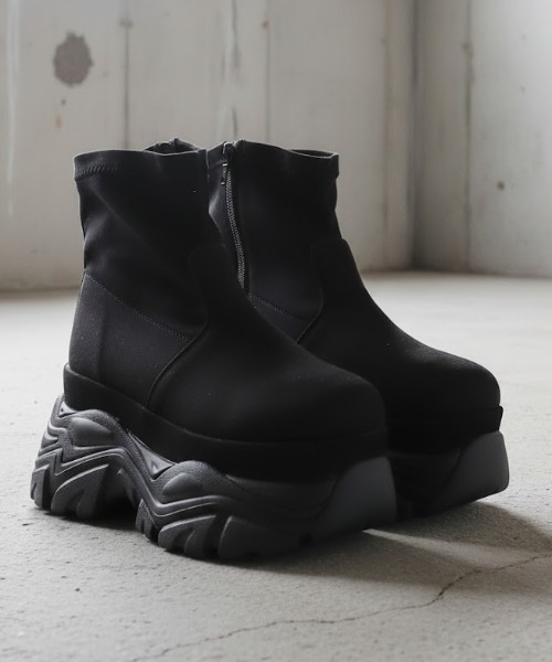 LOVEHUNTER（ラブハンター）の「LOVEHUNTER/+9.5cm 軽量厚底  ストレッチスニーカーブーツ(2201)（ブーツ・レディース・アイボリー/ブラック系1/ブラック系2・LL/3L/SS/S/M/L）」の3枚目の写真