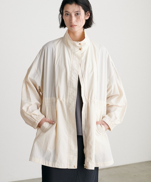 LARUTA（ラルータ）の「【LARUTA】撥水加工ナイロンマンパコート（マウンテンパーカー・レディース・ブラック/カーキ/アイボリー・FREE）」の4枚目の写真