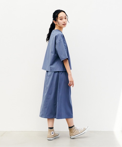 KELTY(ケルティ)の「ラッシュ コンフォート クロップド ティーシャツ(Tシャツ/カットソー・レディース・ブラック/ブルー/ベージュ/チャコールグレー・FREE)」の14枚目の写真