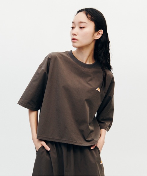 KELTY(ケルティ)の「ラッシュ コンフォート クロップド ティーシャツ(Tシャツ/カットソー・レディース・ブラック/ブルー/ベージュ/チャコールグレー・FREE)」の16枚目の写真