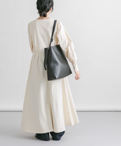 KBF(ケイビーエフ)の「ボリュームカットワンピース(ワンピース・レディース・アイボリー/ブラック/グレー系その他・ONE)」の22枚目の写真