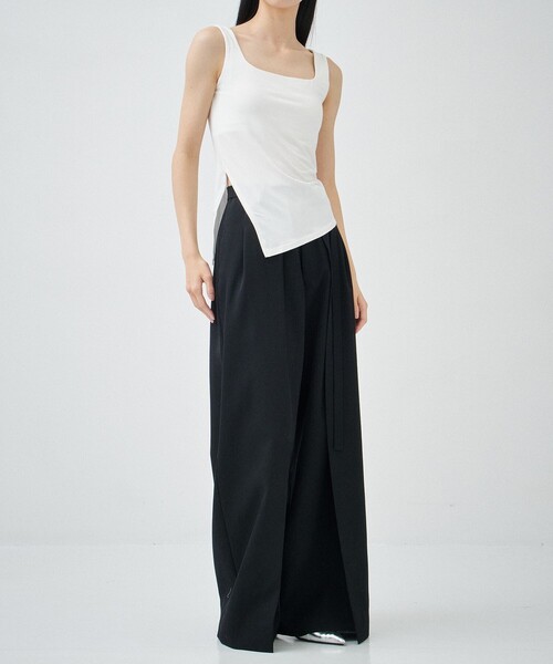 STUDIOUS(ステュディオス)の「【determ】Asymmetric Side Slide Top/アシンメトリーサイドスリットタンクトップ(タンクトップ・レディース・ブラック/ホワイト・2)」の12枚目の写真