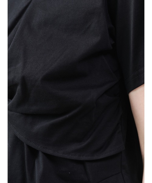 DOLLUPOOPS（ドールアップウップス）の「フロントツイストアシメヘムトップス（Tシャツ/カットソー・レディース・キャメル/ブラック/カーキ/ブルー・38）」の18枚目の写真