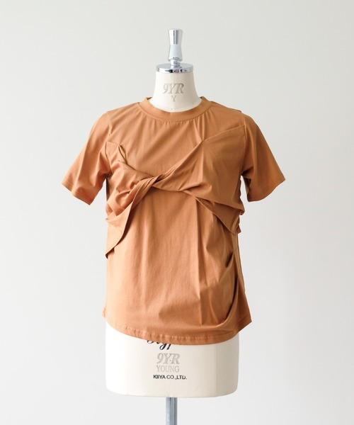 DOLLUPOOPS(ドールアップウップス)の「フロントツイストアシメヘムトップス(Tシャツ/カットソー・レディース・キャメル/ブラック/カーキ/ブルー・38)」の12枚目の写真