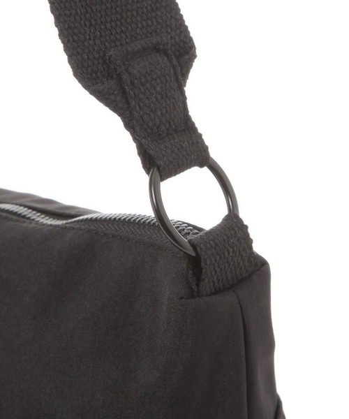 niko and...（ニコアンド）の「Ｗポケットジップショルダーバッグ（ショルダーバッグ・メンズ・ブラック/オリーブ・FREE）」の9枚目の写真