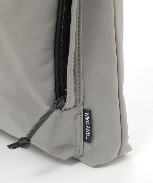 niko and...（ニコアンド）の「Ｗポケットジップショルダーバッグ（ショルダーバッグ・メンズ・ブラック/オリーブ・FREE）」の20枚目の写真
