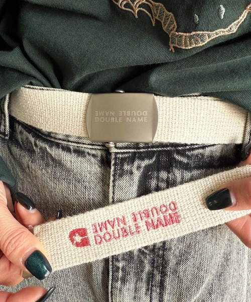 DOUBLE NAME(ダブルネーム)の「マットバックルロゴ刺しゅうガチャベルト(ベルト・レディース・パープル/ピンク/オフホワイト/ブラック/ブラウン/カーキ/ホワイト/ボルドー・FREE)」の16枚目の写真