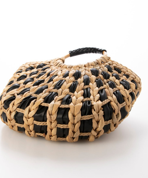 cache cache（カシュ カシュ）の「カシュカシュ cachecache / バンクワンコンビラウンドカゴバッグ（かごバッグ・レディース・ブラック/アイボリー・FREE）」の15枚目の写真