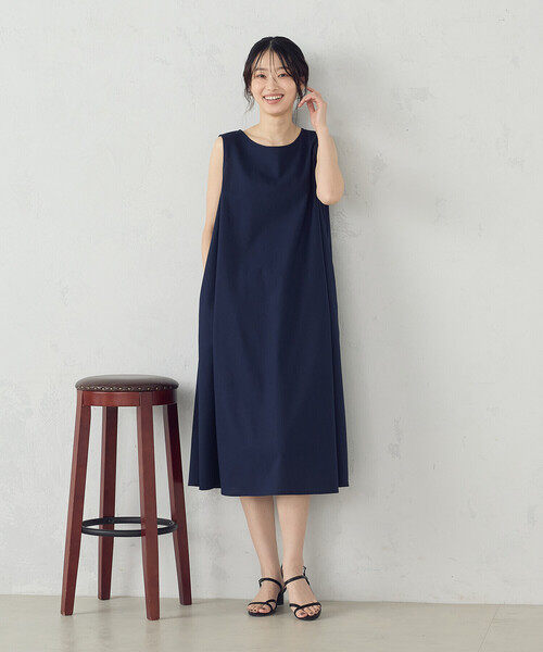 COMME CA ISM（コムサイズム）の「デイリーリラックス ノースリーブワンピース ナチュラル（ワンピース・レディース・ブラウン/ネイビー/マスタード/オリーブ・LARGE/MEDIUM）」の5枚目の写真