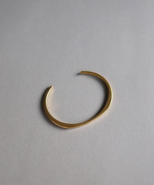 TEN.(テン)の「18KGP プレイナーバングル(ブレスレット・レディース・ゴールド・SMALL)」の3枚目の写真