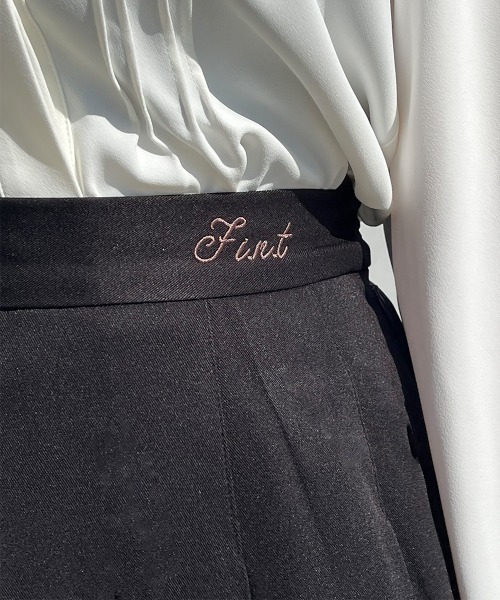 F i.n.t(フィント)の「ロゴ刺繍入りサイドプリーツミニスカート/fint フィント(スカート・レディース・ライトイエロー/ブルー/アイボリー/ブルーグリーン/ブラック/ピンク・FREE)」の12枚目の写真