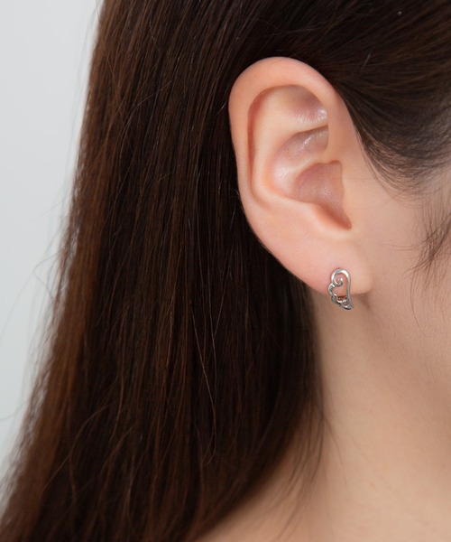 Peony(ピオニー)の「【Peony/ピオニー】/ワンタッチ エンジェルフェザーモチーフピアス(ピアス(両耳用)・レディース・シルバー/ゴールド・FREE)」の13枚目の写真