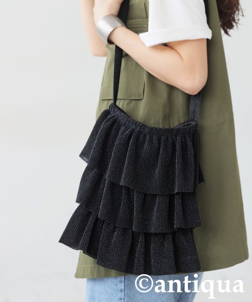 antiqua(アンティカ)の「ラメフリルバッグ(ショルダーバッグ・レディース・ブラック/マルチ・ONESIZE)」の3枚目の写真