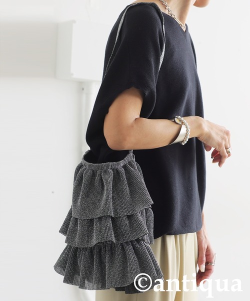 antiqua(アンティカ)の「ラメフリルバッグ(ショルダーバッグ・レディース・ブラック/マルチ・ONESIZE)」の14枚目の写真