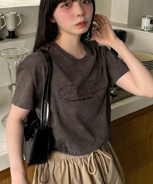 VQ（ブイキュー）の「Hem drawstring cropped Applike Short sleeve t-shirt / 裾 ドローコード クロップド アップリケ 半袖Tシャツ / 裾口のドローコードで着丈を調節、Y2Kコーデに◎（Tシャツ/カットソー・レディース・ダークグレー/ベージュ/ライトグレー・FREE）」の5枚目の写真