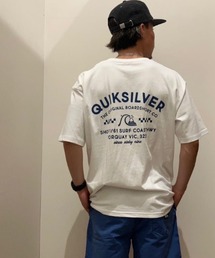 Quiksilver（クイックシルバー）の「BRICKS AND MORTAR ST /クイックシルバーバックプリントルーズフィット天竺半袖Tシャツ（Tシャツ/カットソー）」