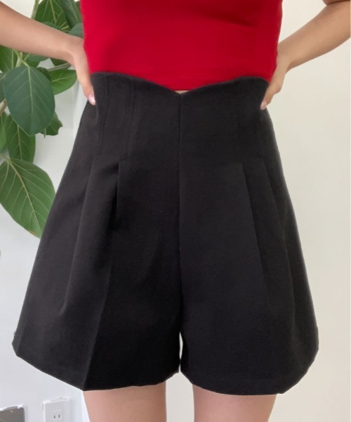 kirakiraShop(キラキラショップ)の「ハイウエスト タック ショート フレアパンツ ショートパンツ 短パン ショーパン(その他パンツ・レディース・クリーム/ブラック・S/M/L)」の6枚目の写真