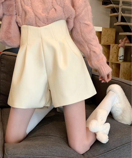 kirakiraShop(キラキラショップ)の「ハイウエスト タック ショート フレアパンツ ショートパンツ 短パン ショーパン(その他パンツ・レディース・クリーム/ブラック・S/M/L)」の9枚目の写真