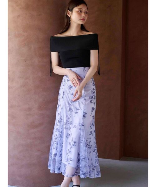 MERCURYDUO（マーキュリーデュオ）の「エンブロイダリーオリジナル花柄刺繍バックレースアップマーメイドスカート（スカート・レディース・ラベンダー/グリーン/オフホワイト・SMALL/MEDIUM）」の6枚目の写真