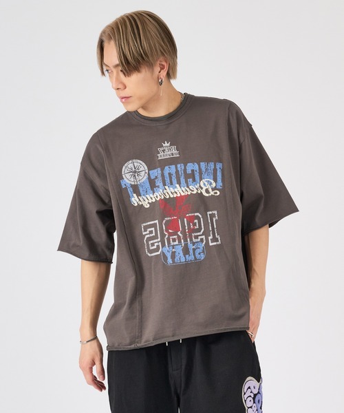 REGIEVO(レジエボ)の「ビンテージ古着風ロゴ半袖Tシャツ(Tシャツ/カットソー・メンズ・チャコールグレー/ブラック/オフホワイト・LARGE/MEDIUM)」の1枚目の写真