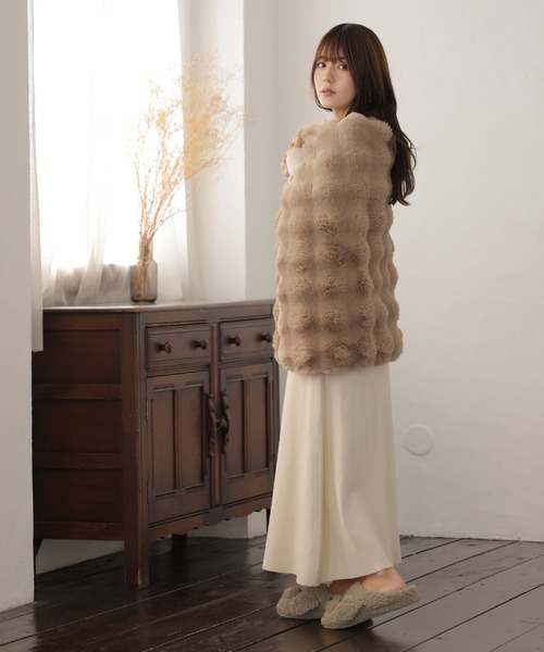 ALTROSE（アルトローズ）の「クラウド ボア ぽこぽこ 韓国 ブランケット 節電 防寒 ひざ掛け（ブランケット・レディース・アイボリー/ピンク/ベージュ/グレー・FREE）」の20枚目の写真