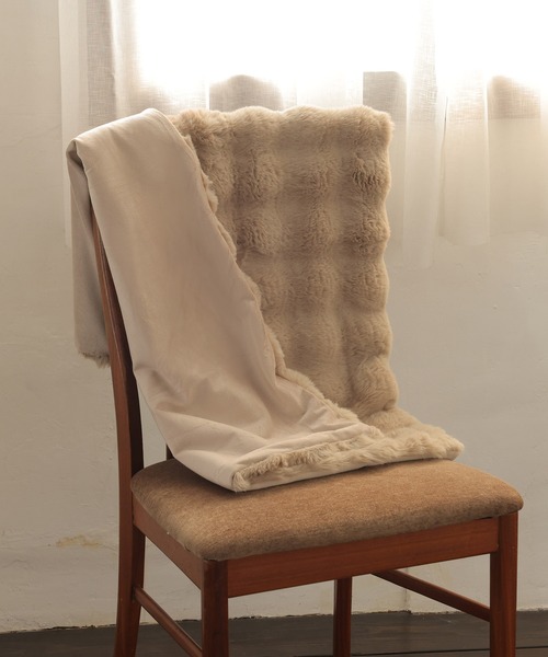 ALTROSE（アルトローズ）の「クラウド ボア ぽこぽこ 韓国 ブランケット 節電 防寒 ひざ掛け（ブランケット・レディース・アイボリー/ピンク/ベージュ/グレー・FREE）」の22枚目の写真