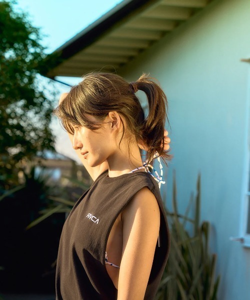 RVCA（ルーカ）の「RVCA レディース SUN WAVE CUTOFF TT タンクトップ 【2025年夏モデル】/ルーカバックプリントルーズフィットシルエットタンクトップ（タンクトップ・レディース・ブラック/イエロー系その他/ホワイト・SMALL/MEDIUM/LARGE）」の18枚目の写真
